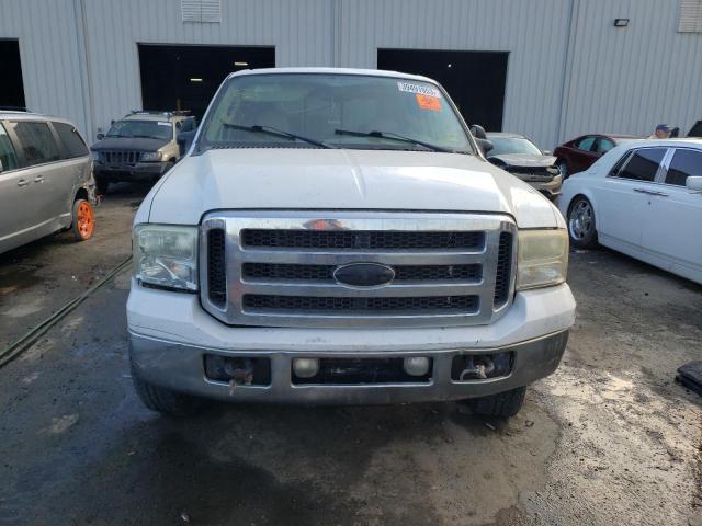 1FTSW21P85EA46619 - 2005 FORD F250 SUPER WHITE photo 5