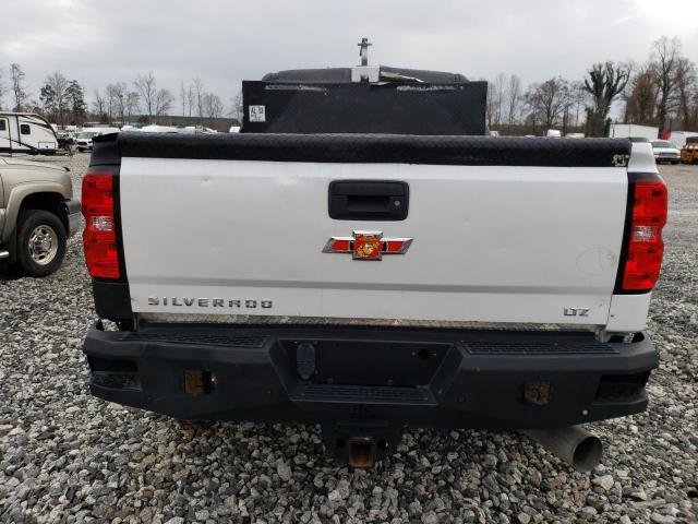 1GC1KWEY9JF185132 - 2018 CHEVROLET SILVERADO WHITE photo 6