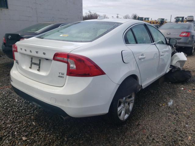 YV1902FH8C2041043 - 2012 VOLVO S60 T6 WHITE photo 4