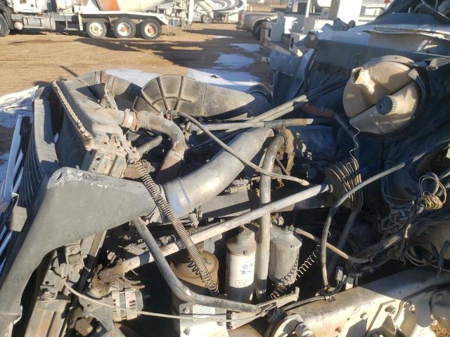 XM2P264C7VM022606 - 1997 MACK 600 RD600 WHITE photo 7