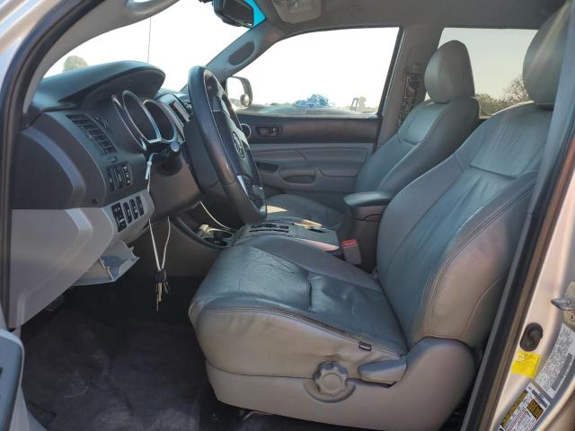5TFLU4EN5DX058356 - 2013 TOYOTA TACOMA DOU Gümüş foto 7