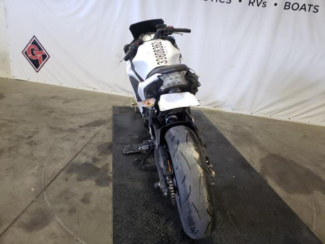 JKAEXEJ16HDA01936 - 2017 KAWASAKI EX650 J თეთრი ფოტო 4