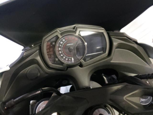 JKAEXEJ16HDA01936 - 2017 KAWASAKI EX650 J თეთრი ფოტო 8