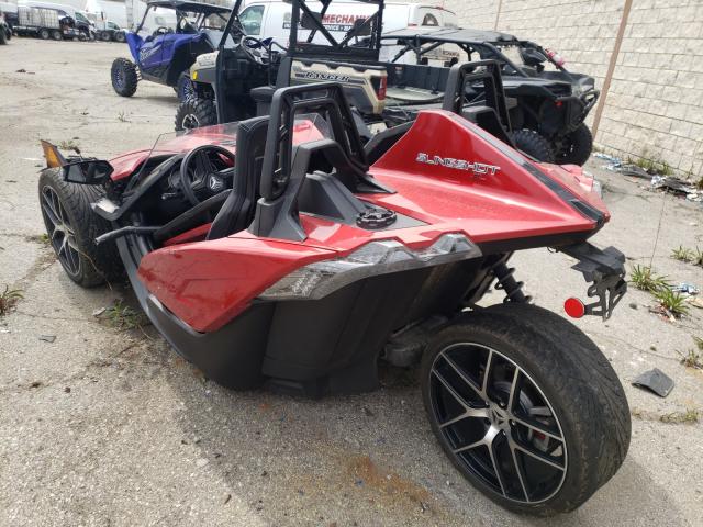 57XAAPFAXH8124887 - 2017 POLARIS SLINGSHOT RED photo 3