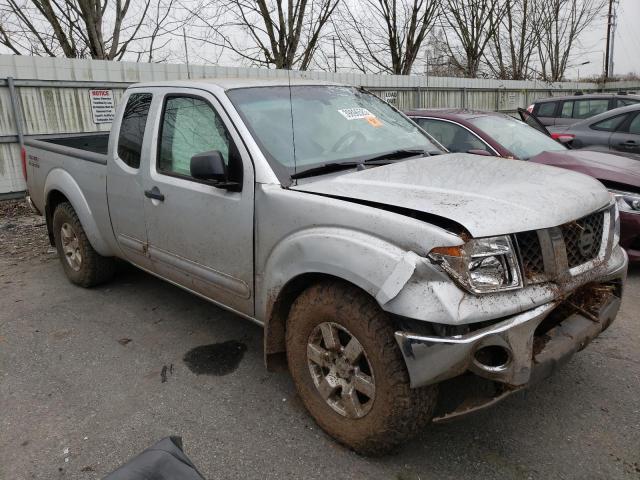 1N6AD06W05C401197 - 2005 NISSAN FRONTIER K SILVER photo 4