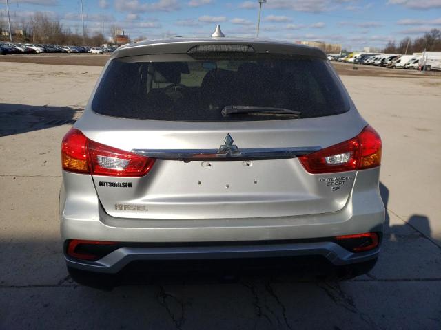 JA4AP3AW7JU015345 - 2018 MITSUBISHI OUTLANDER Gümüş foto 6