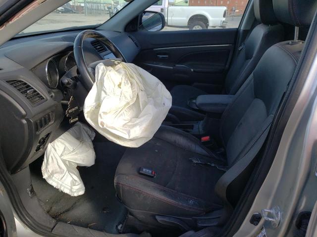 JA4AP3AW7JU015345 - 2018 MITSUBISHI OUTLANDER Gümüş foto 7