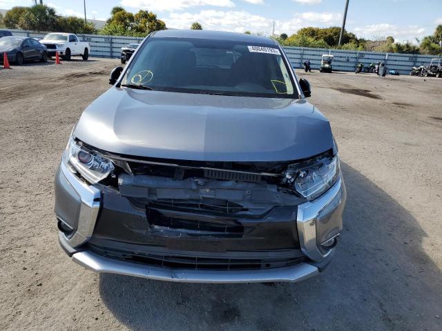 JA4AZ3A3XJJ003322 - 2018 MITSUBISHI OUTLANDER GRAY photo 5