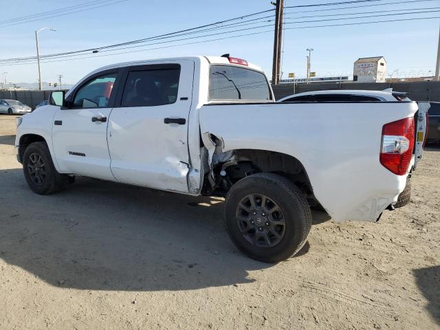 5TFEY5F17MX274806 - 2021 TOYOTA TUNDRA CRE WHITE photo 2