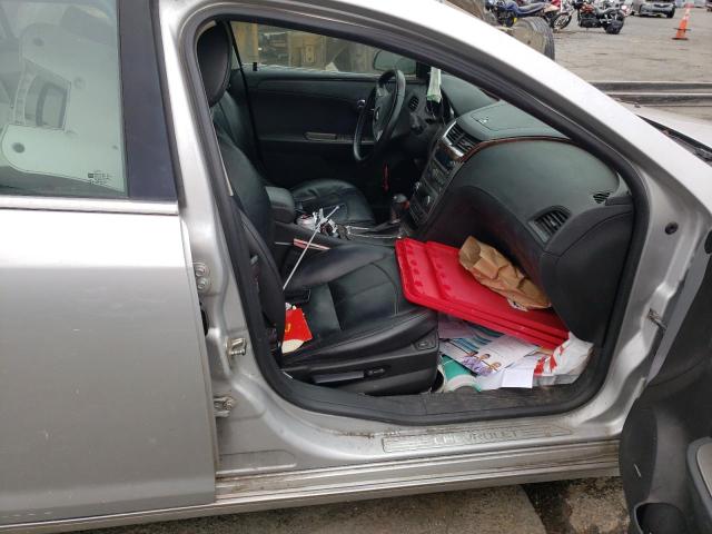 1G1ZG5E7XCF121635 - 2012 CHEVROLET MALIBU LIM 银色 照片 5