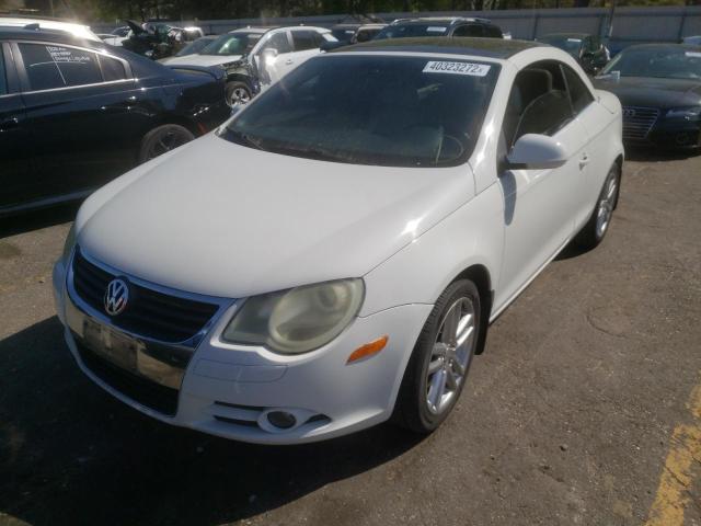 WVWFA71F58V033268 - 2008 VOLKSWAGEN EOS LUX 白色 照片 2