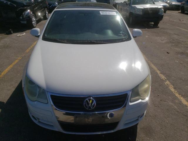 WVWFA71F58V033268 - 2008 VOLKSWAGEN EOS LUX 白色 照片 9