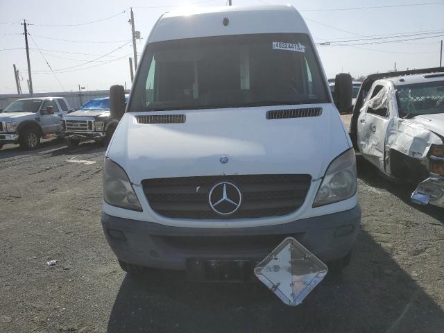 WD3PE8CB6B5583671 - 2011 MERCEDES-BENZ SPRINTER 2 WHITE photo 5