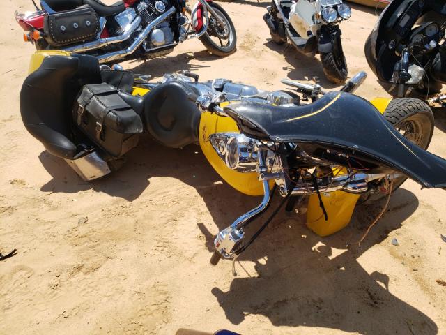 1HFSC52036A300022 - 2006 HONDA VT1300 S YELLOW photo 1