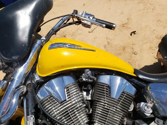 1HFSC52036A300022 - 2006 HONDA VT1300 S YELLOW photo 5