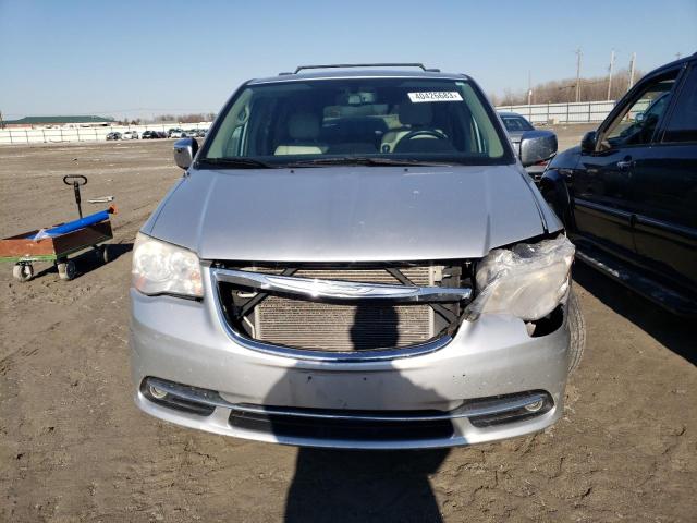 2C4RC1CG8CR395150 - 2012 CHRYSLER TOWN & COU SILVER photo 5