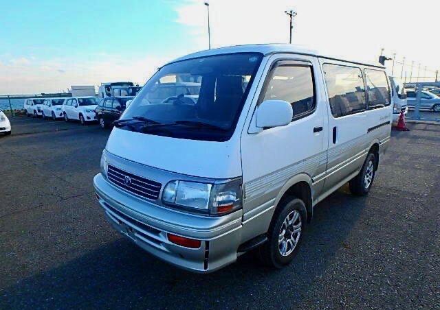 KZH1060018723 - 1995 TOYOTA VAN WAGON WHITE photo 2