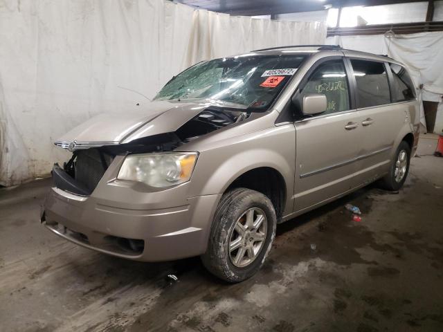 2A8HR54179R524654 - 2009 CHRYSLER TOWN & COU TAN photo 2