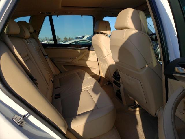 5UXZV8C55D0C15234 - 2013 BMW X5 XDRIVE5 WHITE photo 11