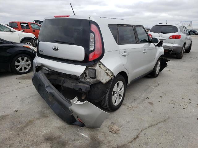 KNDJN2A2XE7704254 - 2014 KIA SOUL SILVER photo 4