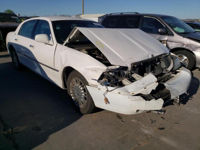 2LNHM82V98X663655 - 2008 LINCOLN TOWN CAR S WHITE photo 1