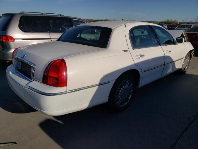 2LNHM82V98X663655 - 2008 LINCOLN TOWN CAR S WHITE photo 4