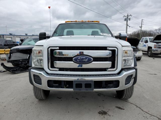 1FDUF5GT4EEA87002 - 2014 FORD F550 SUPER WHITE photo 5