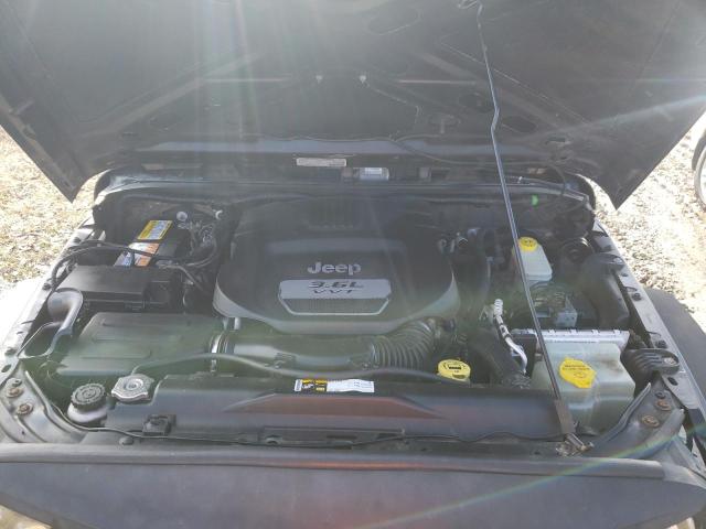 1C4BJWDG3DL625979 - 2013 JEEP WRANGLER U შავი ფოტო 11