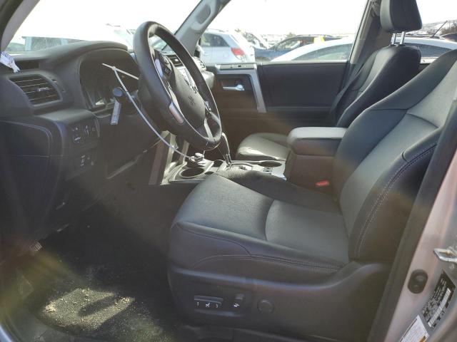 JTENU5JR0N5994448 - 2022 TOYOTA 4RUNNER SR 银色 照片 7