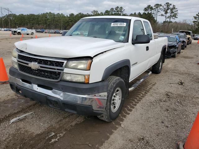 1GCHC29U76E236815 - 2006 CHEVROLET SILVERADO WHITE photo 1