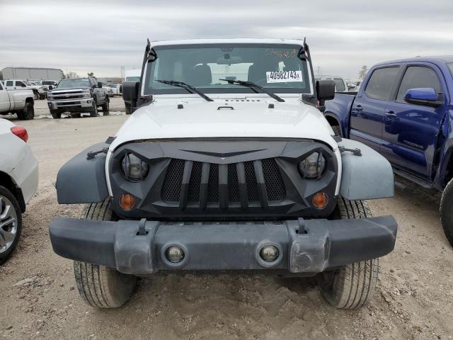 1C4BJWDG2CL121762 - 2012 JEEP WRANGLER U თეთრი ფოტო 5