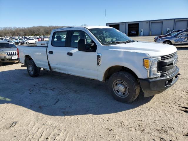 1FT7W2A66HEC60364 - 2017 FORD F250 SUPER WHITE photo 4