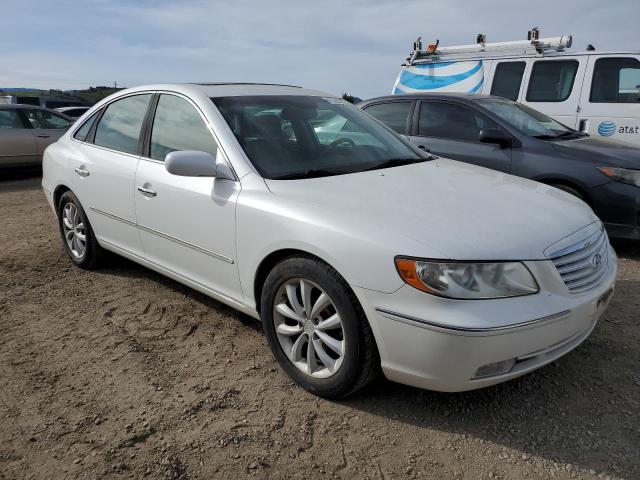 KMHFC46F67A241811 - 2007 HYUNDAI AZERA SE WHITE photo 4