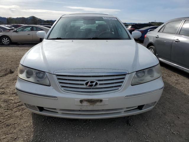 KMHFC46F67A241811 - 2007 HYUNDAI AZERA SE WHITE photo 5