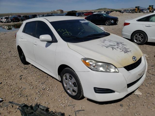 2T1KU4EE4BC593878 - 2011 TOYOTA MATRIX WHITE photo 1