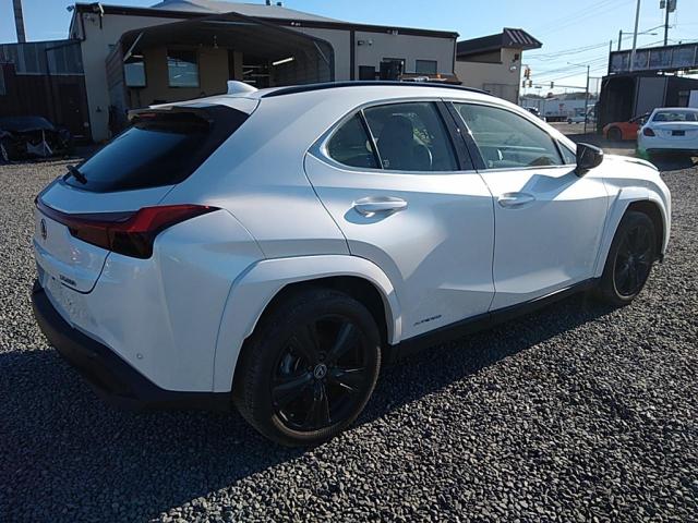 JTHP9JBH2M2049111 - 2021 LEXUS UX 250H WHITE photo 4