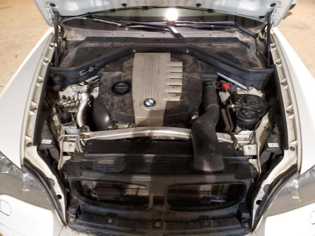 5UXZW0C59CL671097 - 2012 BMW X5 XDRIVE3 WHITE photo 11