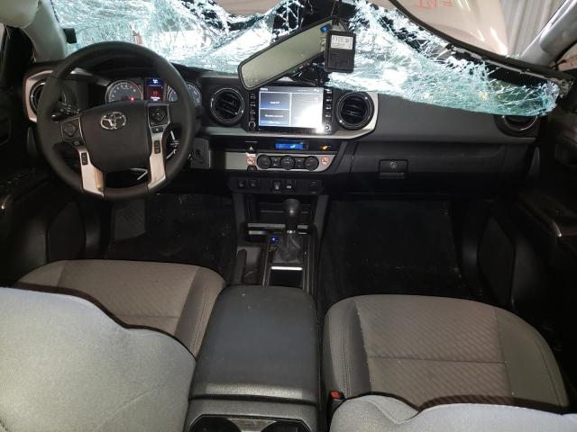 3TMAZ5CN8NM186115 - 2022 TOYOTA TACOMA DOU 银色 照片 8