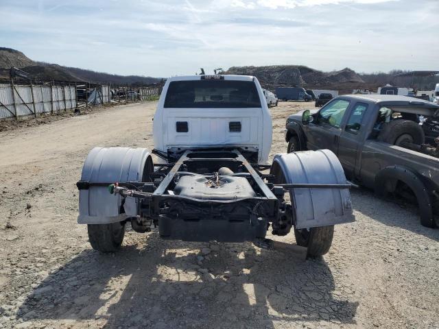 3C7WRLFL3JG157752 - 2018 RAM 4500 WHITE photo 6