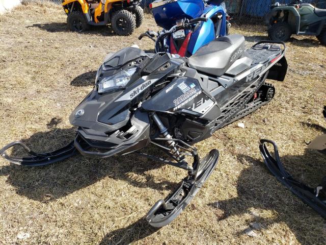 2BPSMBKA2KV000337 - 2019 SKI DOO RENEGADE BLACK photo 2