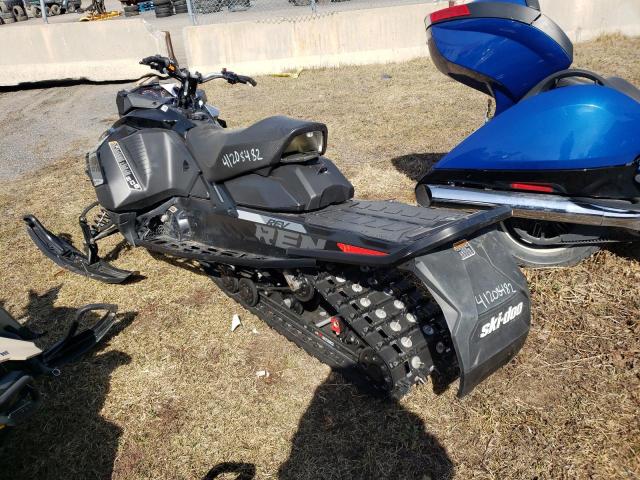 2BPSMBKA2KV000337 - 2019 SKI DOO RENEGADE BLACK photo 3