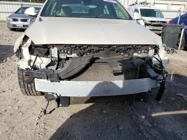 2G4GK5EX3F9142350 - 2015 BUICK REGAL CREAM photo 9