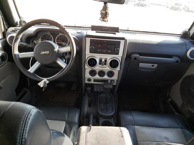 1J8GA59129L714477 - 2009 JEEP WRANGLER U SILVER photo 8