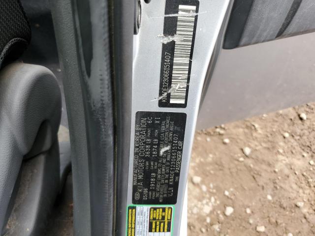 KNADE123066151407 - 2006 KIA RIO GRAY photo 12