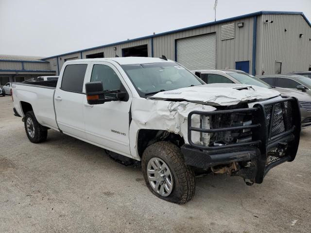 1GC4KZEYXJF281267 - 2018 CHEVROLET SILVERADO WHITE photo 4