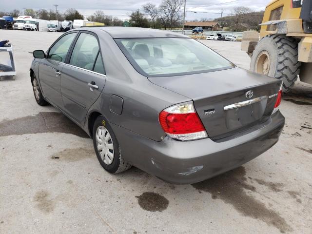 4T1BE32K55U610305 - 2005 TOYOTA CAMRY LE/X GRAY photo 3