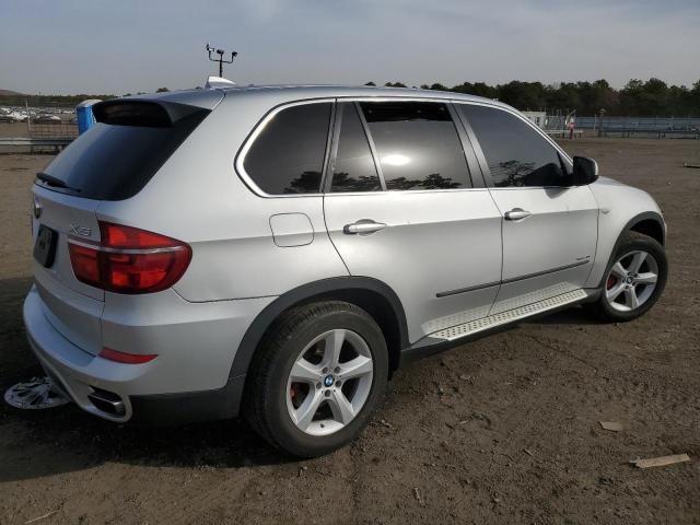 5UXZV8C55BL417936 - 2011 BMW X5 XDRIVE5 SILVER photo 3