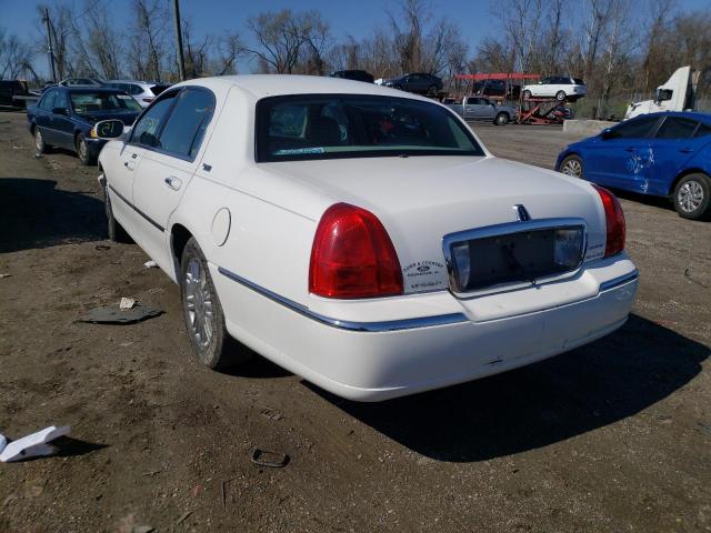 2LNHM82V19X636547 - 2009 LINCOLN TOWN CAR S WHITE photo 3