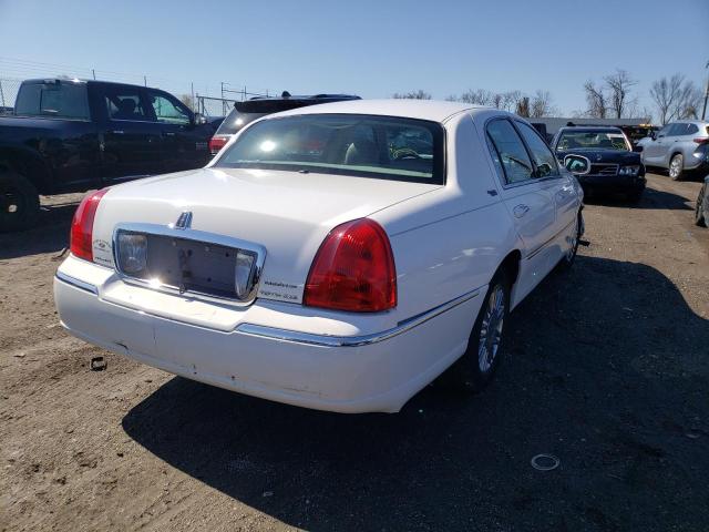 2LNHM82V19X636547 - 2009 LINCOLN TOWN CAR S WHITE photo 4