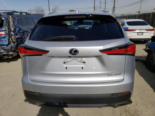 JTJYARBZ9J2095953 - 2018 LEXUS NX 300 BAS Srebrny zdjęcie 6